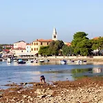 Διαμέρισμα With A Parking Space - 7236 Fažana